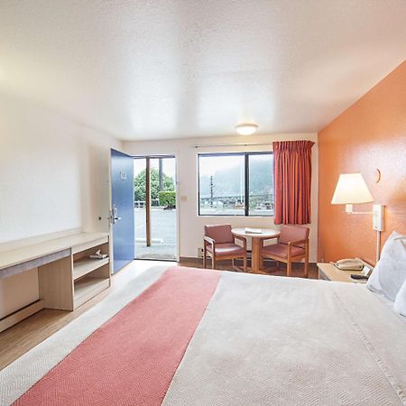 Motel 6 Gold Beach Eksteriør billede